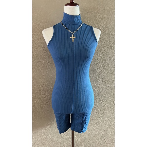 Mock neckline romper - Picture 4 of 8